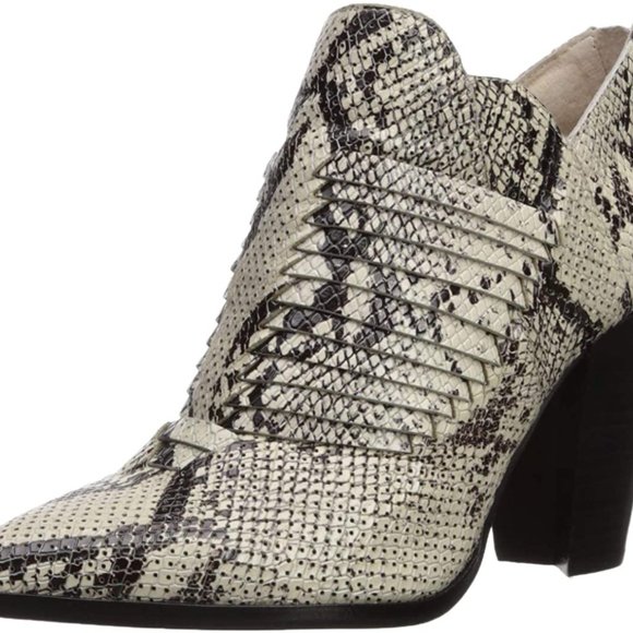 Vince Camuto Leather Western Ankle Women's Boots Booties Levana - Picture 4 of 6